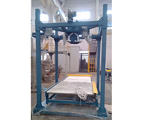 上海清浥環(huán)?？萍加邢薰?干化污泥專用大袋包裝機(jī)